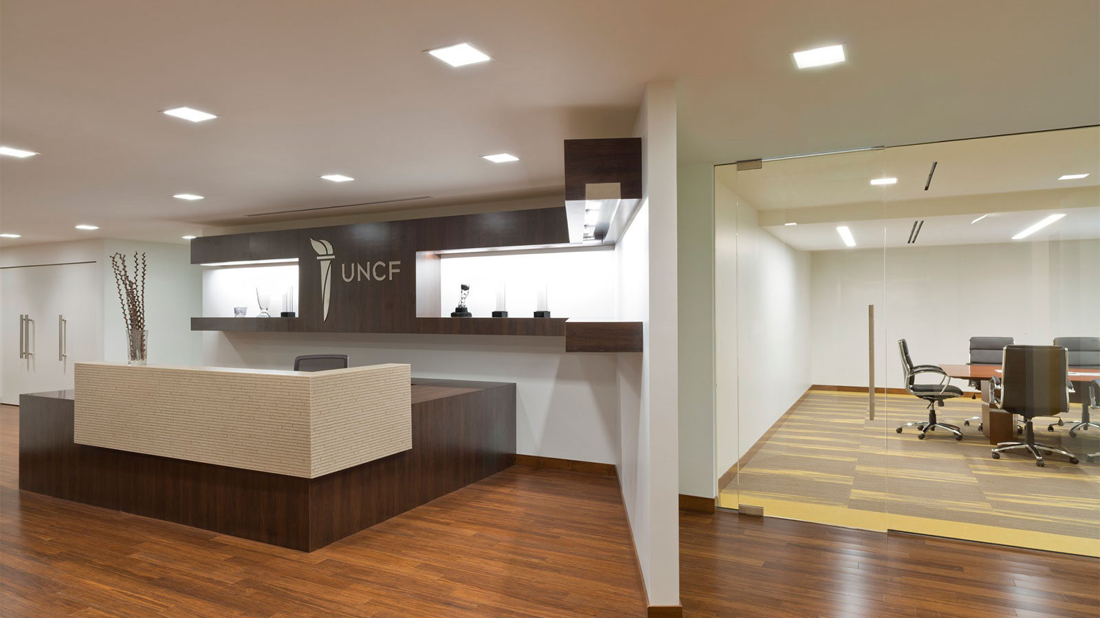 038621_06_UNCF_N11_iawebsite